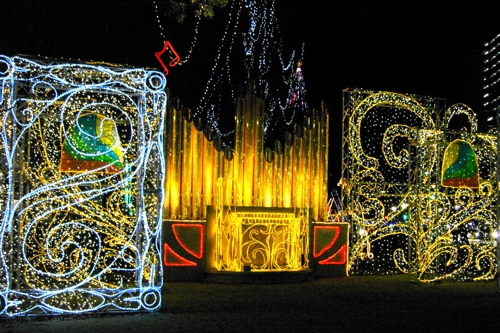 Christmas illuminations and Pipe organ