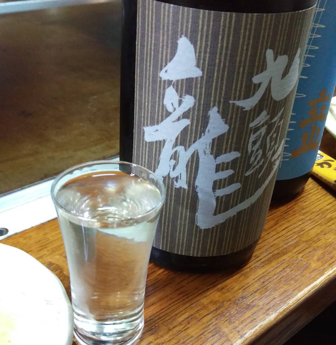 福井 九頭龍 本醸造。ぬる燗がいいらしいけど、とりあえず冷酒で